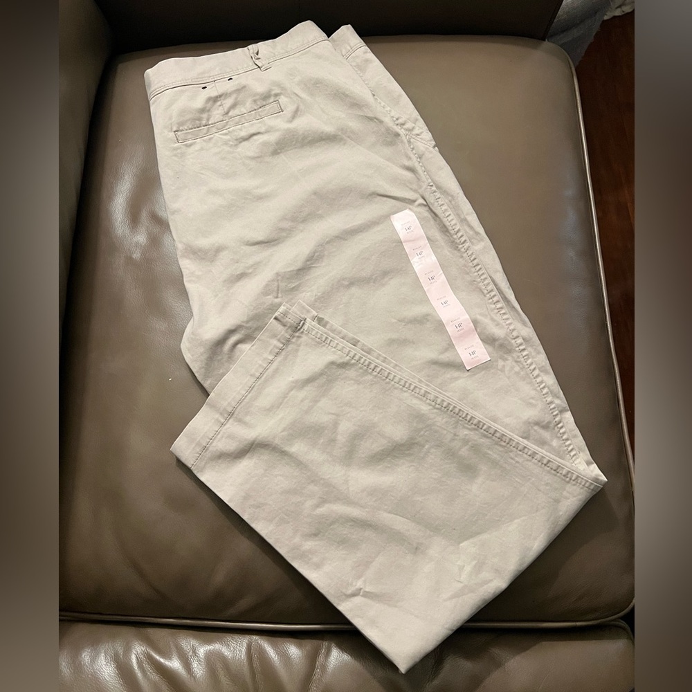 Banana Republic Straight Trouser in Tan